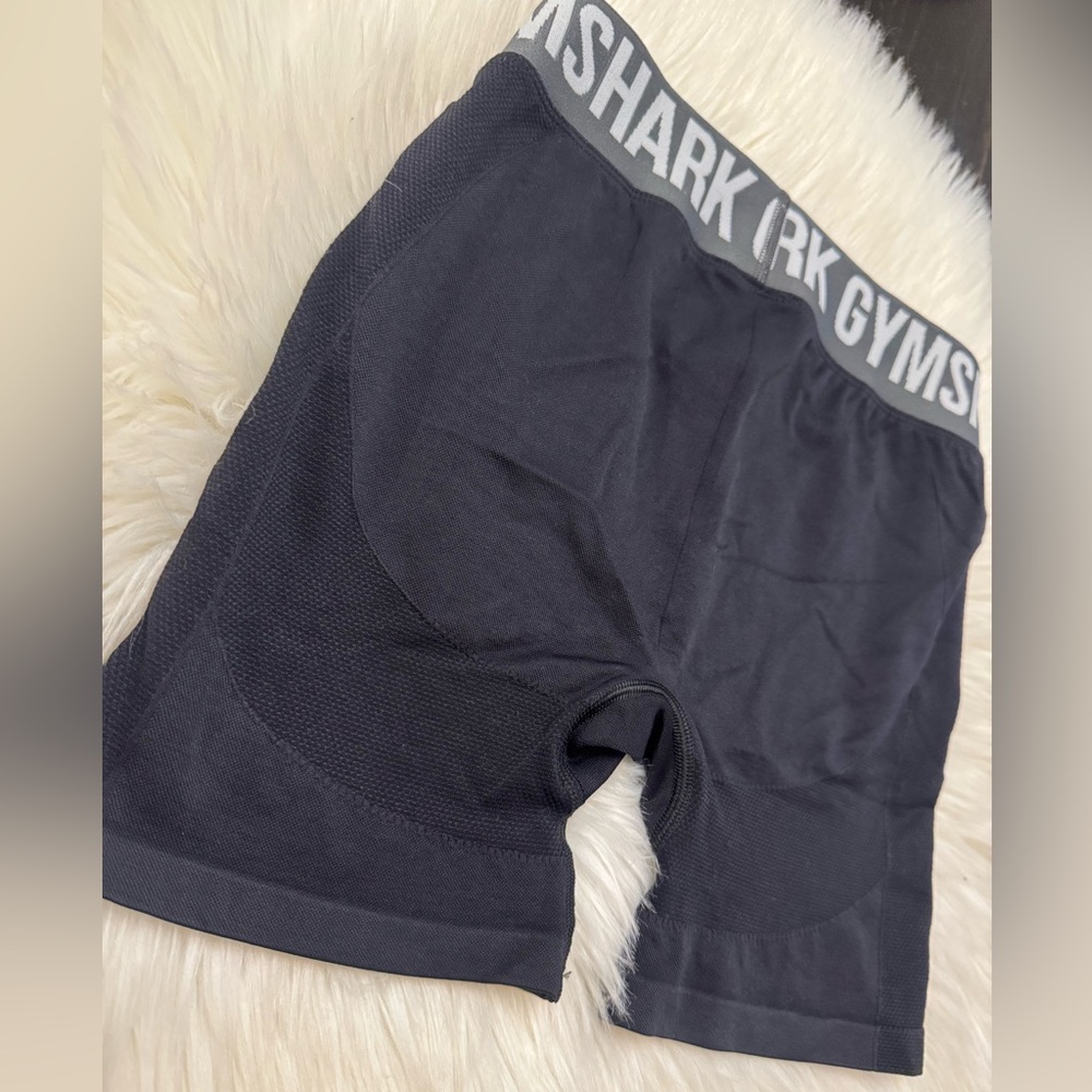 Gymshark shorts sz small good used condition worn once - Picture 6 of 7